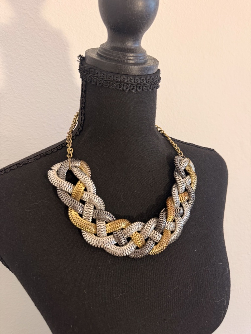 Y2K Style Chunky Twisted Chain Necklace - Picture 4 of 7